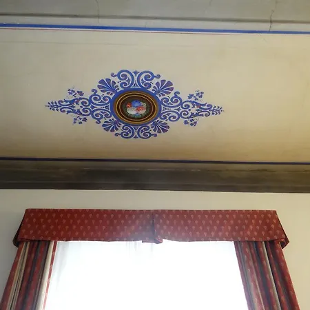 לינה וארוחת בוקר In 3*